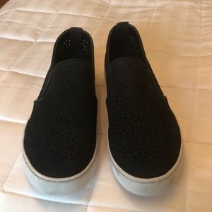 Vionic Midi Perf Slip-On sneakers